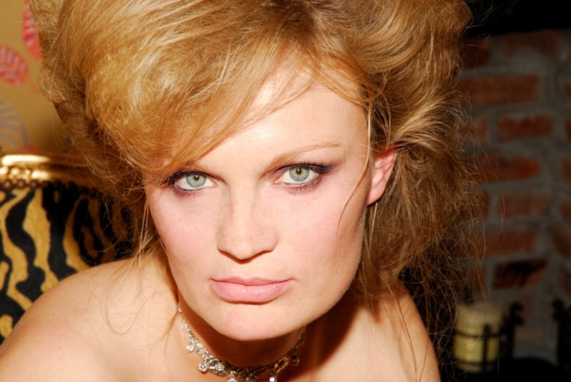 Female model photo shoot of Sarah Hamilton Makeup