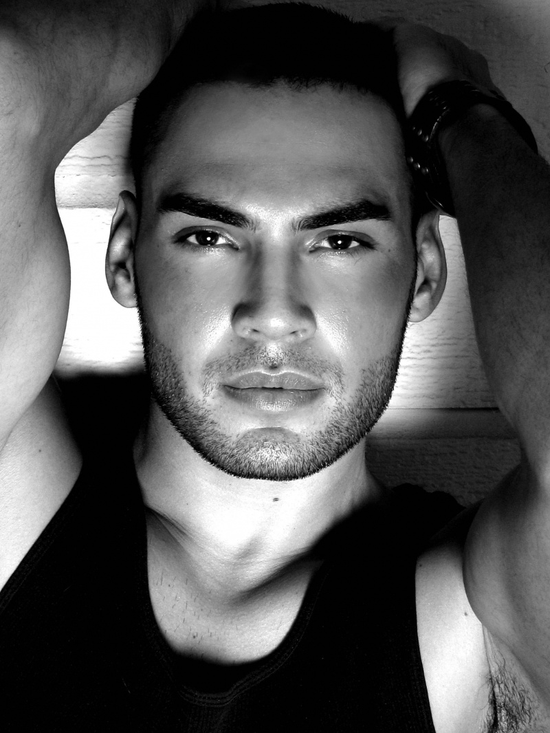 Male model photo shoot of Jonathan Isaiah