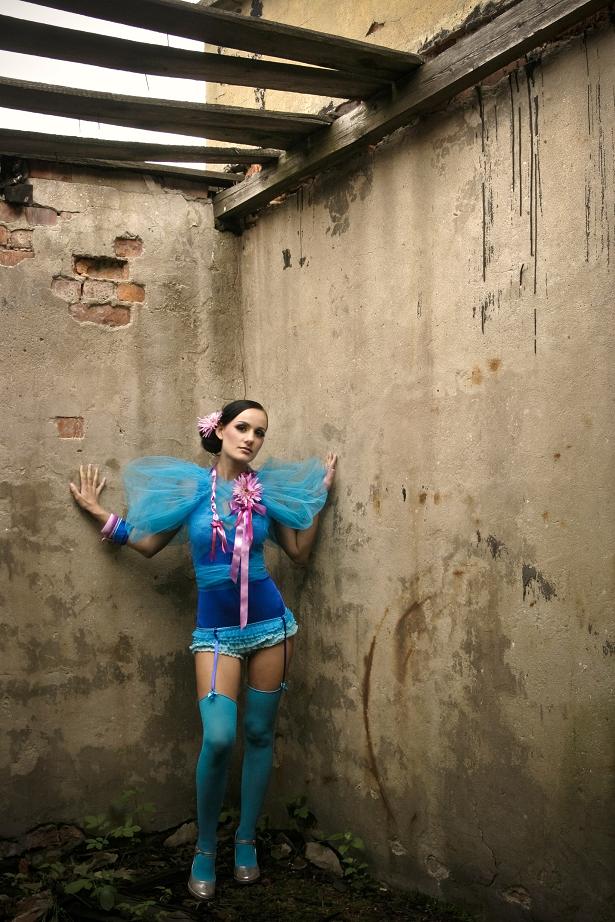 Female model photo shoot of Karolina Luisoni by roton in Poland