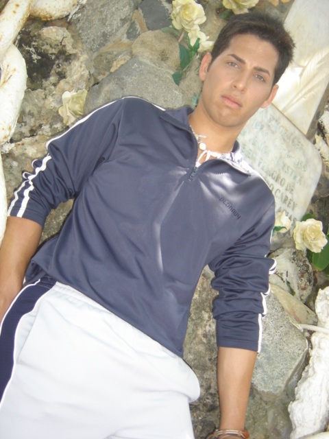 Male model photo shoot of Angel Manuel Bermudez