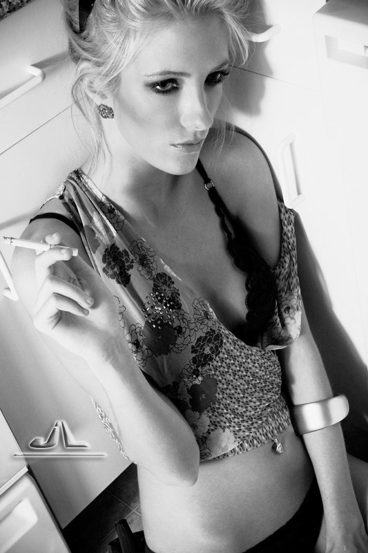 Female model photo shoot of Meredith aka Elysium by Jose Luis in dallas