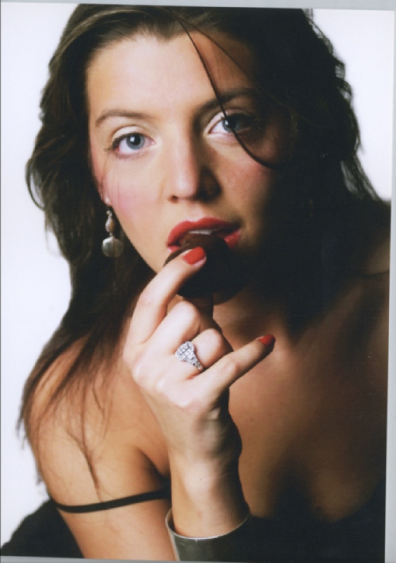 Female model photo shoot of Amy Carratt