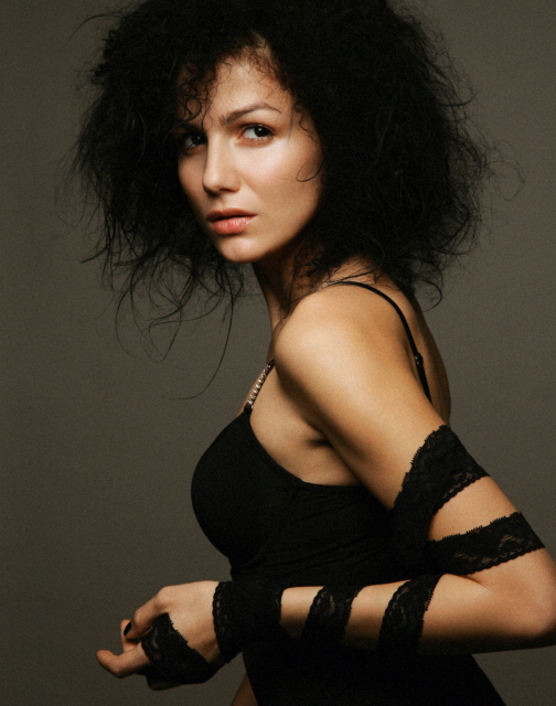 Female model photo shoot of Dana Gajtandzievova