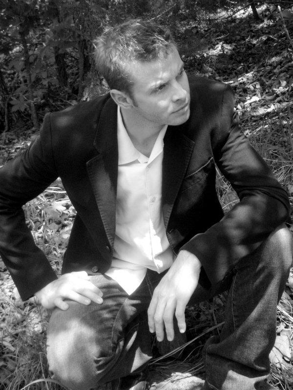 Male model photo shoot of Jason Hurley by Henziepenz