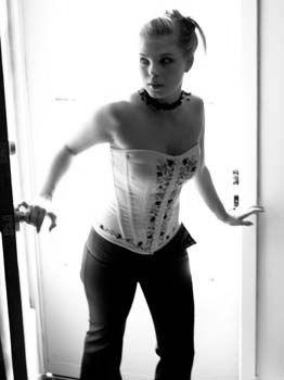 Female model photo shoot of Jess Morgan