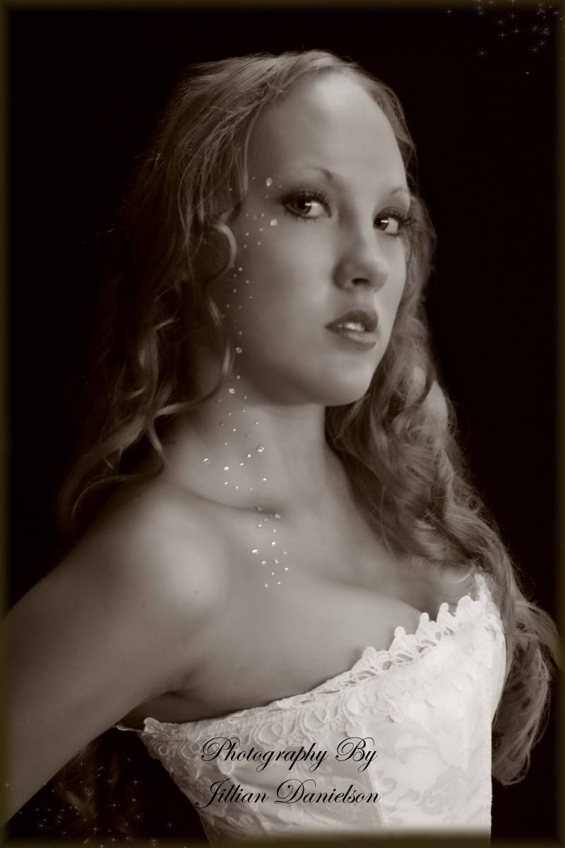Female model photo shoot of Amber Ellis by Jillian Danielson