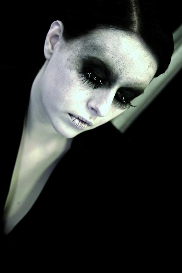 Female model photo shoot of Yve Vogel Model, makeup by Yve Makeup