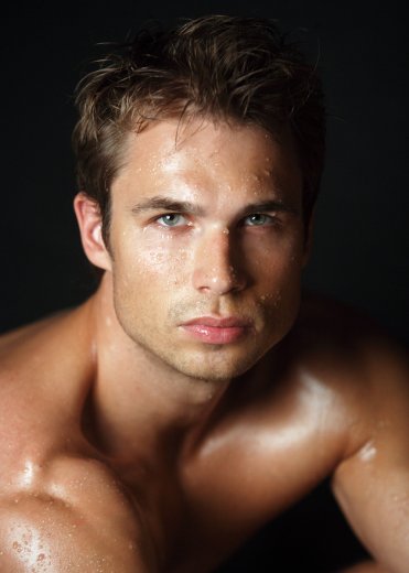 Male model photo shoot of Emanuel Lundgren