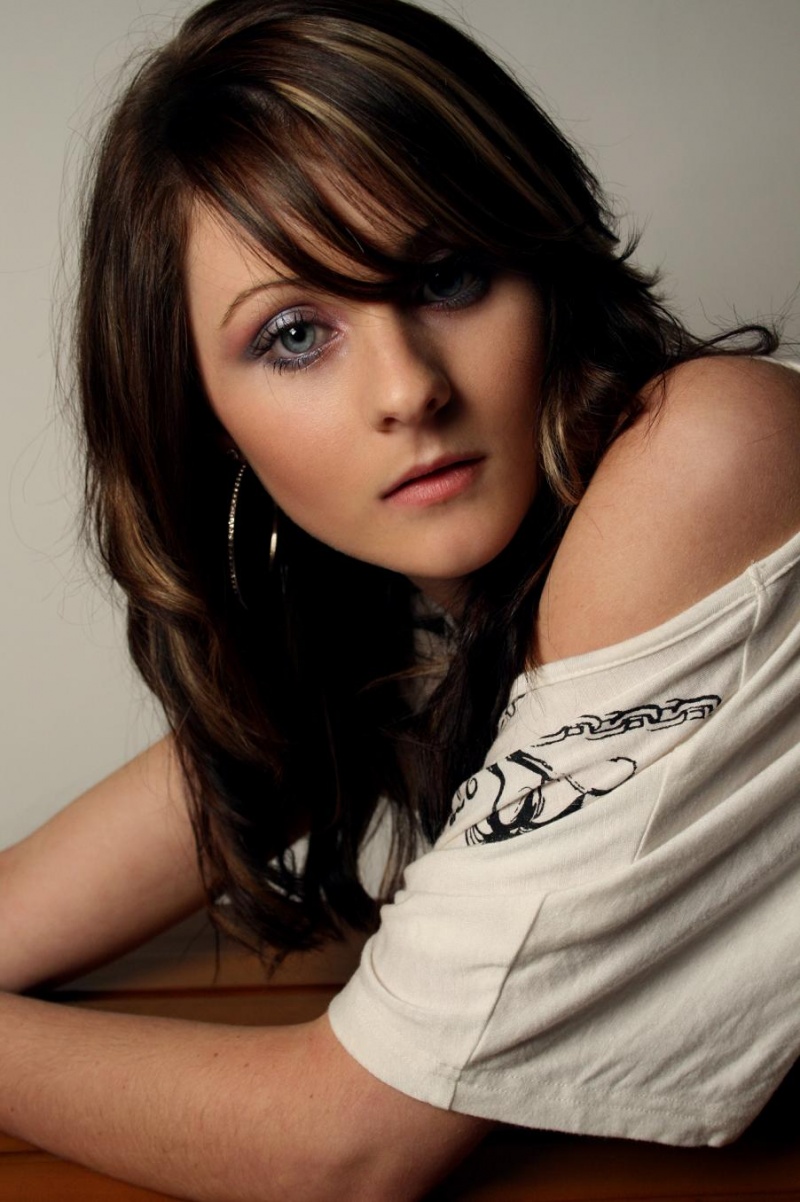 Female model photo shoot of - Courtney -