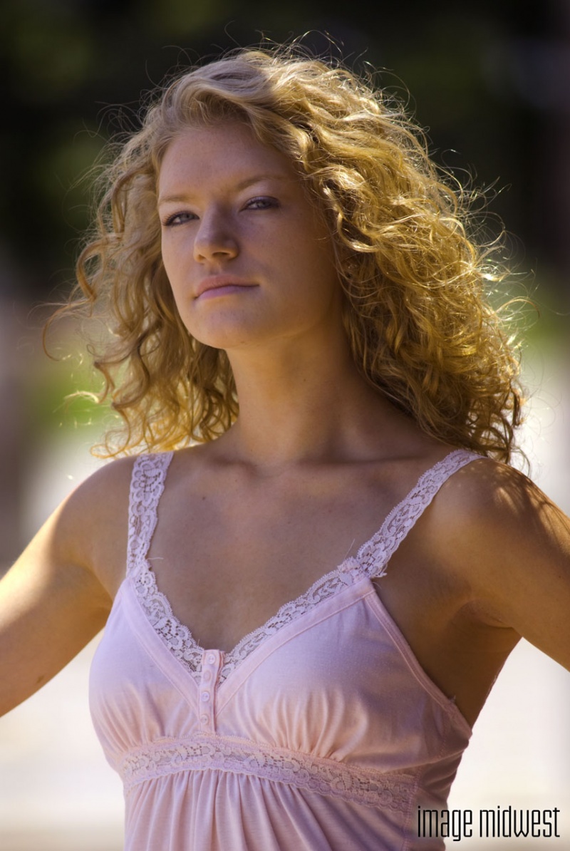 Female model photo shoot of MelissaLindsay by Image Midwest