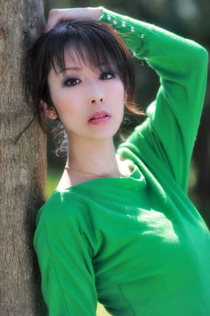 Female model photo shoot of Lilan Suzuki