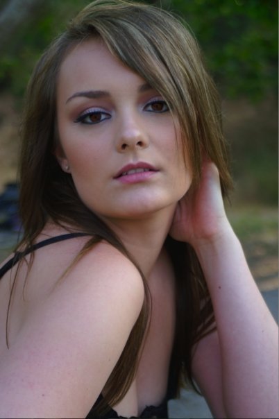 Female model photo shoot of Lisa Cargill by Kaperturing U