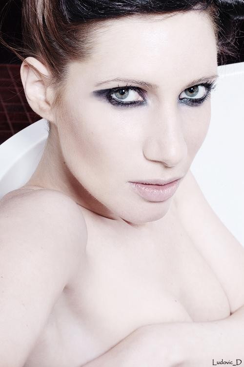 Female model photo shoot of barbara -g in VERNE DREAMING