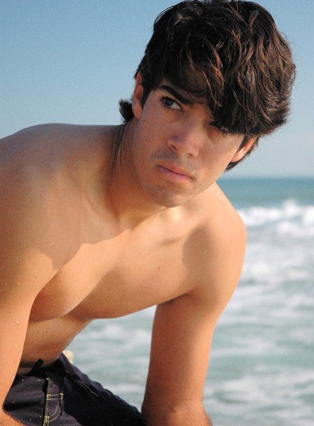 Male model photo shoot of Mauricio Paiz in Deerfield Beach, FL