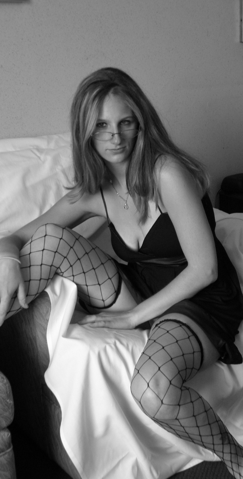 Female model photo shoot of Miss Shane by Osooprit-e in Hotel