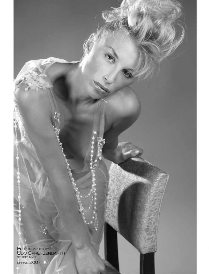 Female model photo shoot of Dorothea Rohde