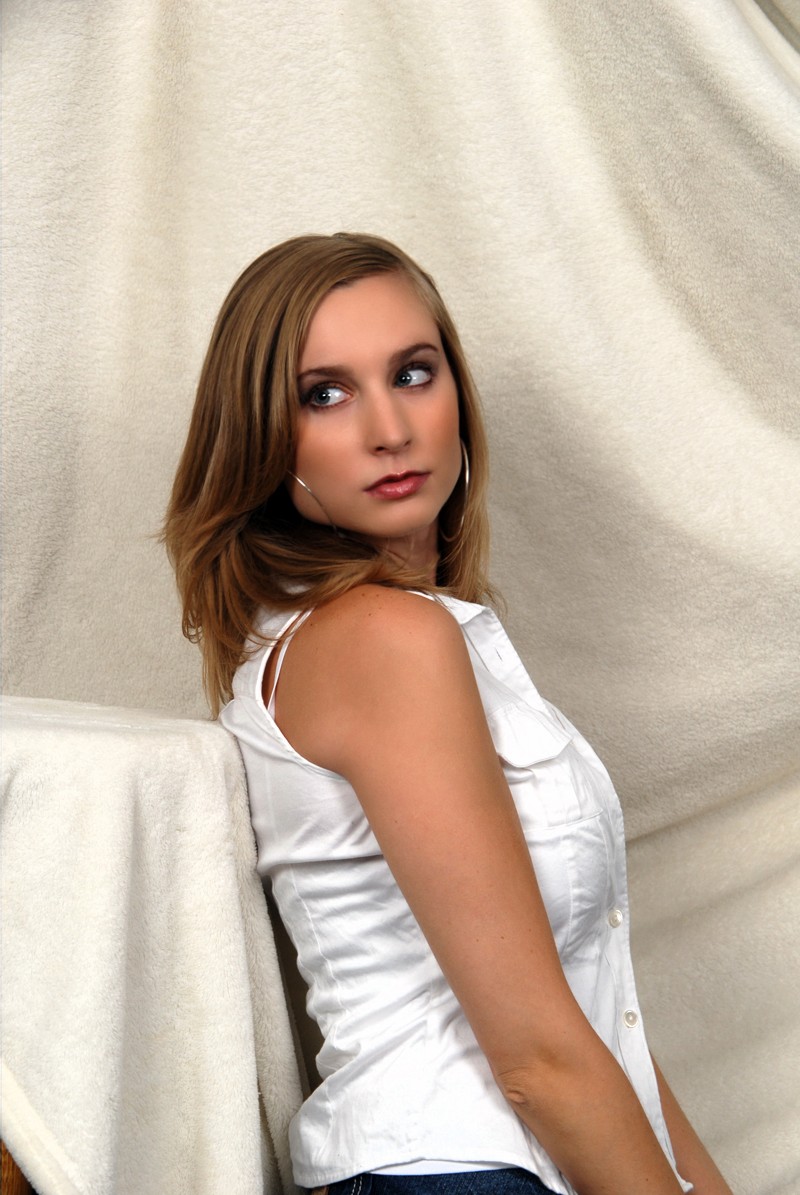 Female model photo shoot of JessicaLyneaPhotography