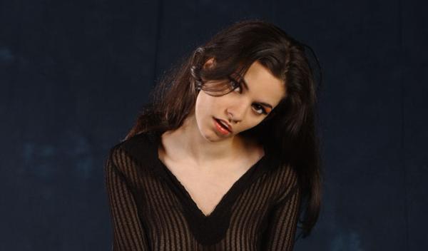 Female model photo shoot of Elizabeth Drake