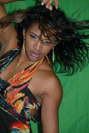 Female model photo shoot of Ronni Davis  in Model Mixer Oakland, CA 
