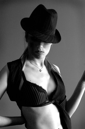Female model photo shoot of Lindsay Ann Dewar