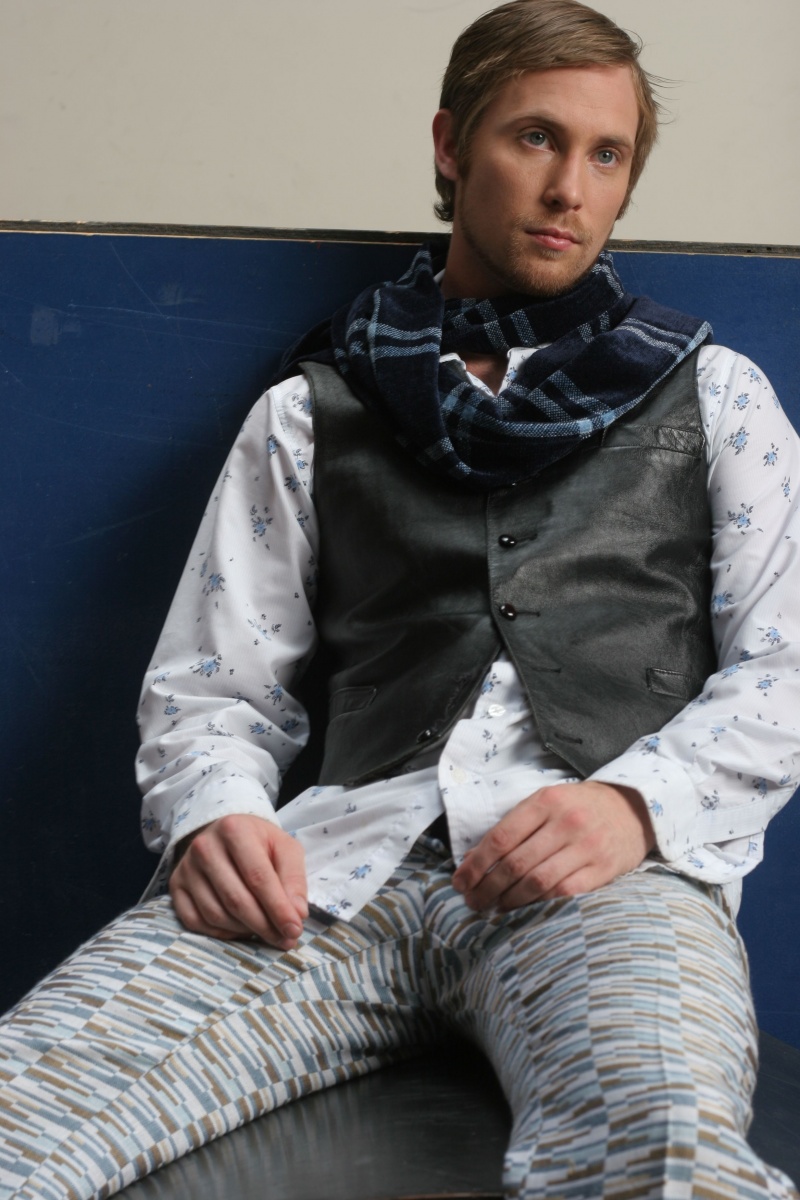 Male model photo shoot of Ian McDavid