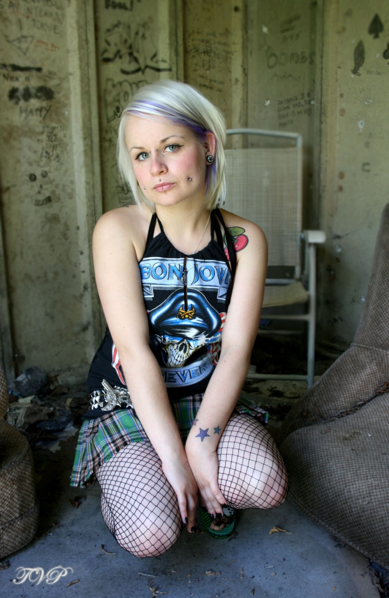 Female model photo shoot of TwistedVisions and Sindri alternative in Trowbridge, Wiltshire