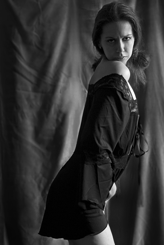 Female model photo shoot of Luthiena by daemonia_sz