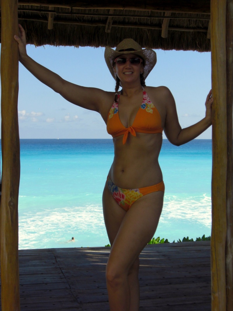 Female model photo shoot of Sandra Von Johnson in Cancun, Mexico