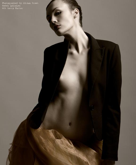 Female model photo shoot of Laurlou in arc