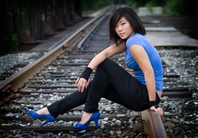 Female model photo shoot of Xin Yi by Photogoddess