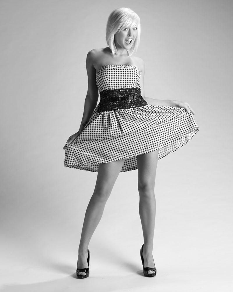 Female model photo shoot of Lesley Popl by Charlotte Photo