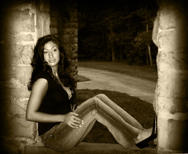 Female model photo shoot of Justina Bella in Squires Castle