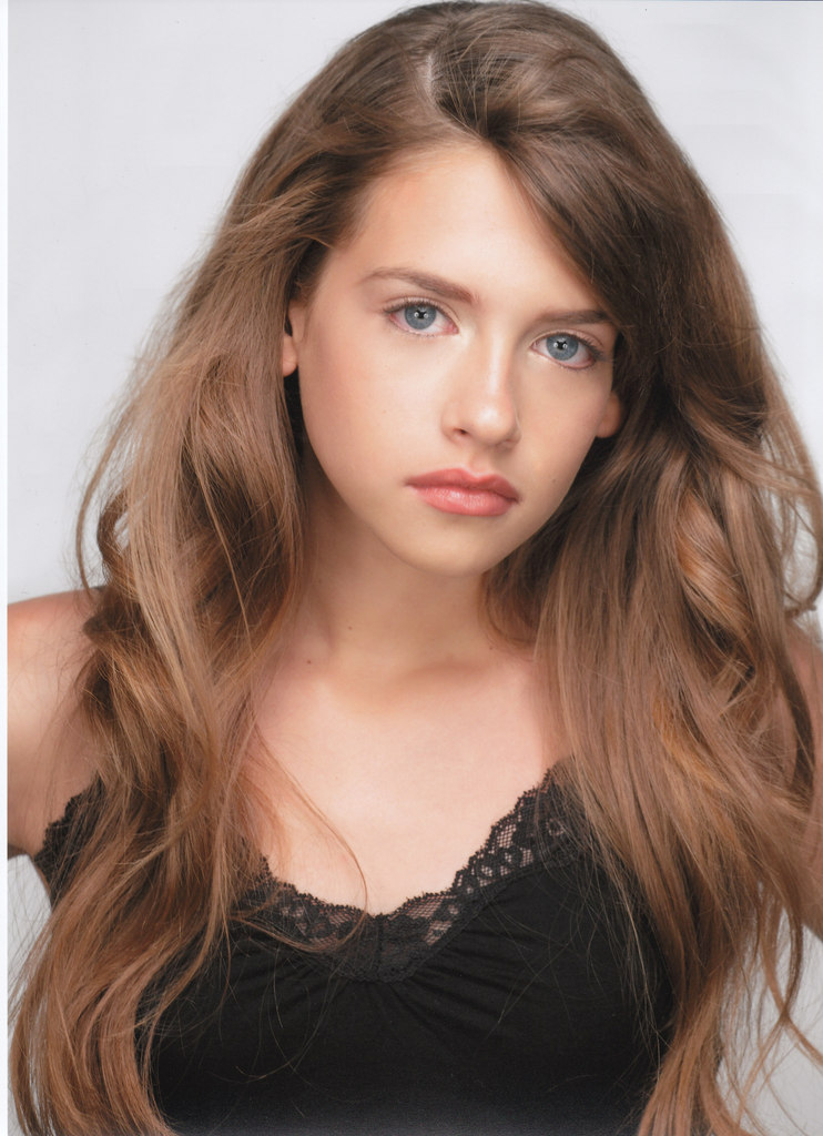 Female model photo shoot of Chelsea Nelson