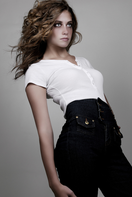 Female model photo shoot of Lauren_Marie by Tina Pelech