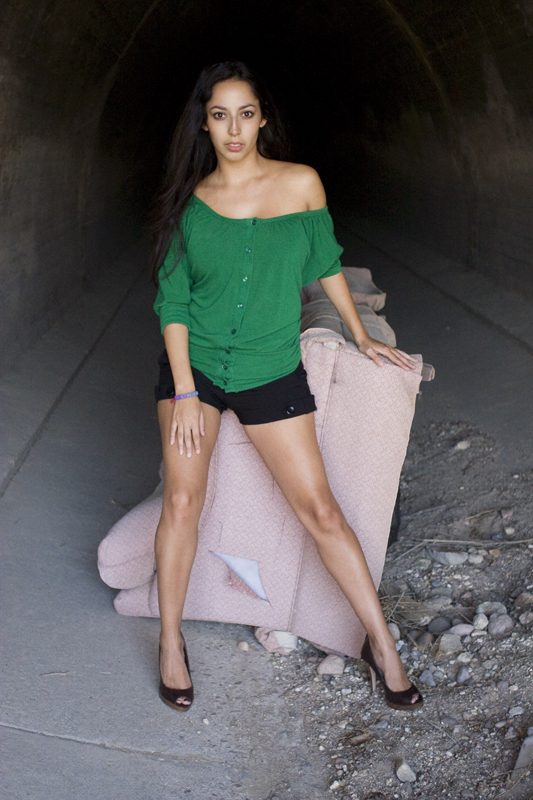 Female model photo shoot of NatalieLynee by Niki Ruin