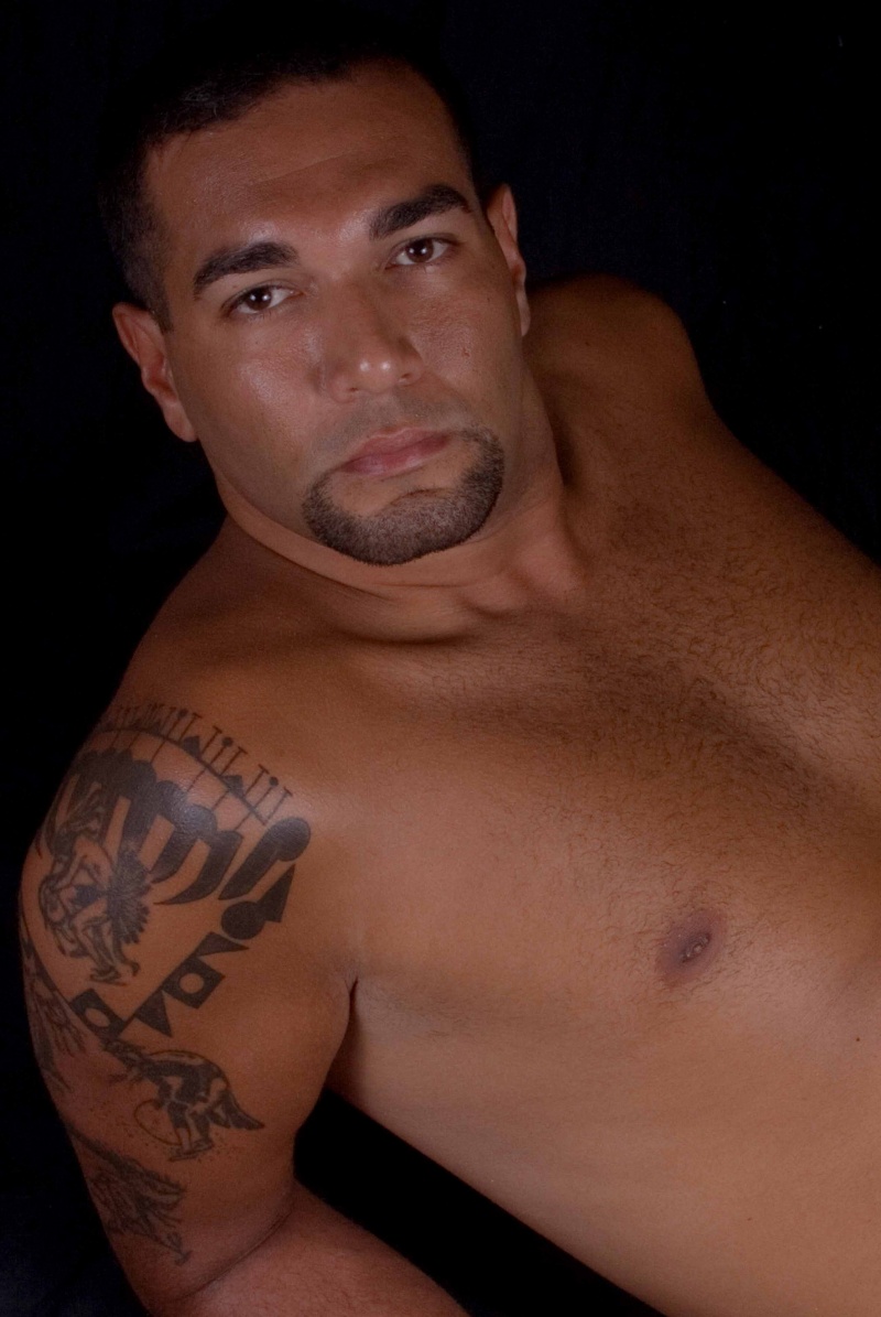Male model photo shoot of Daniel Rafael by Triad Photography