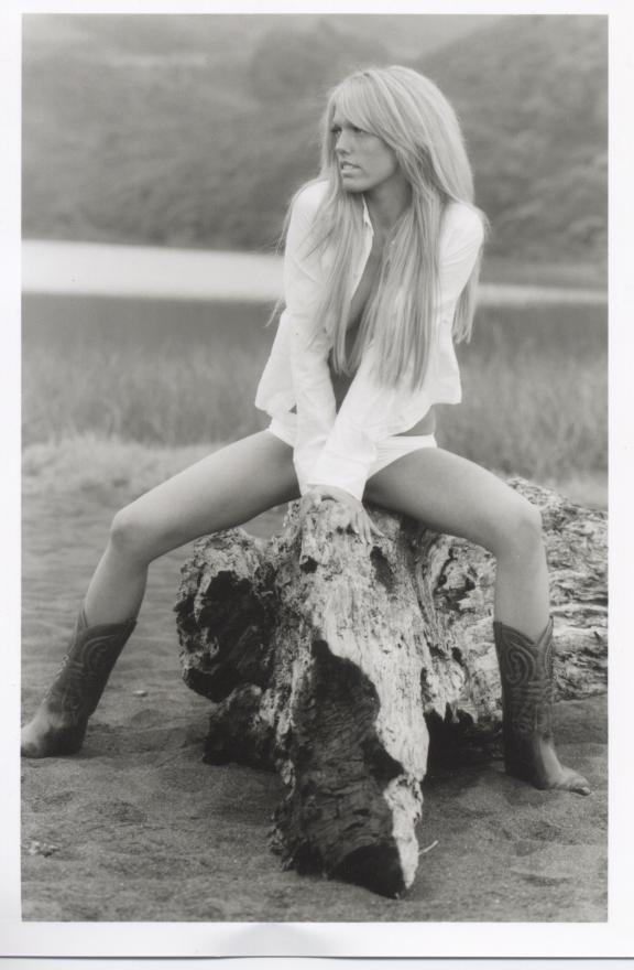 Female model photo shoot of Jeanie Jay in Sausolito, California