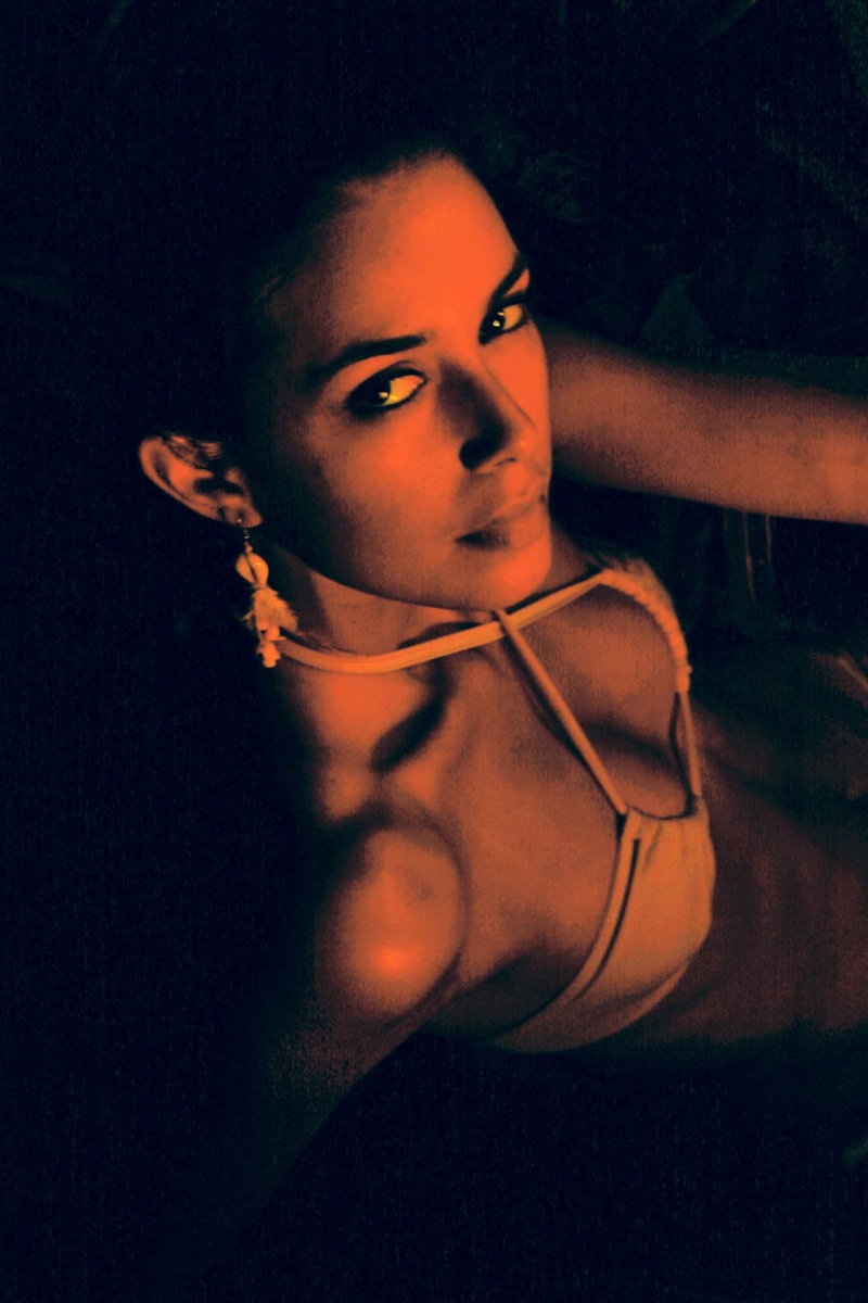 Female model photo shoot of Dani Andrade by redinhawaii