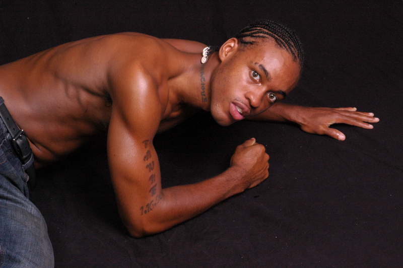 Male model photo shoot of Taynacious