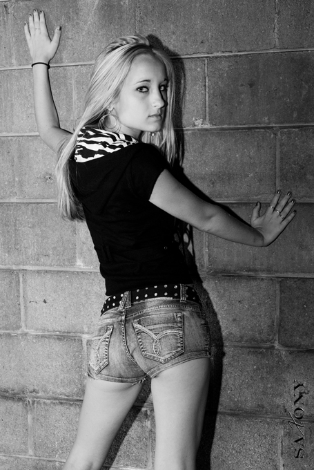 Female model photo shoot of Amanda  lyn in spfld shoot 