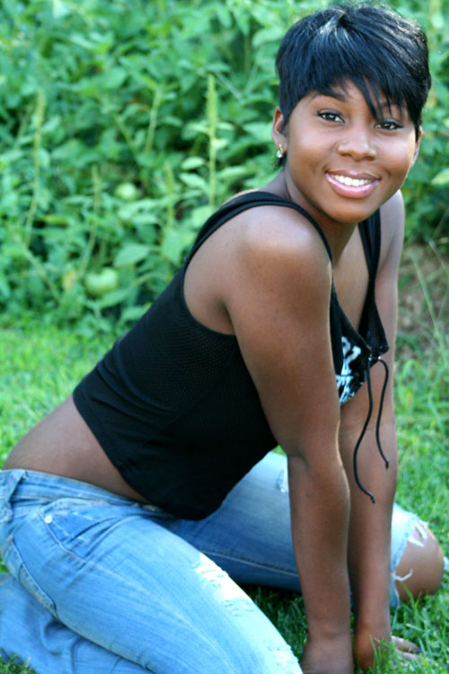 Female model photo shoot of Janique