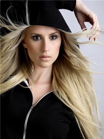 Female model photo shoot of Lindsay Lauren