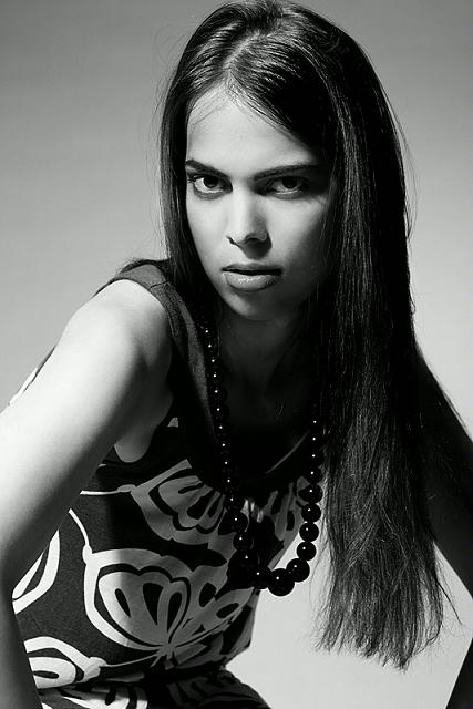 Female model photo shoot of Lynn r by Beautyshoot