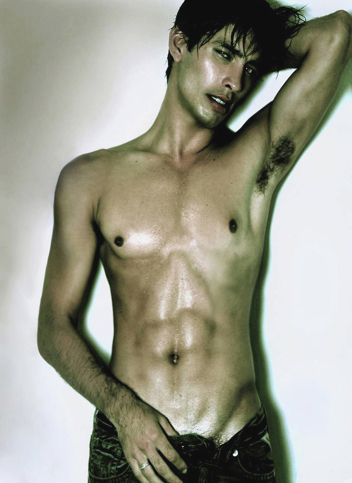 Male model photo shoot of Michael Willian