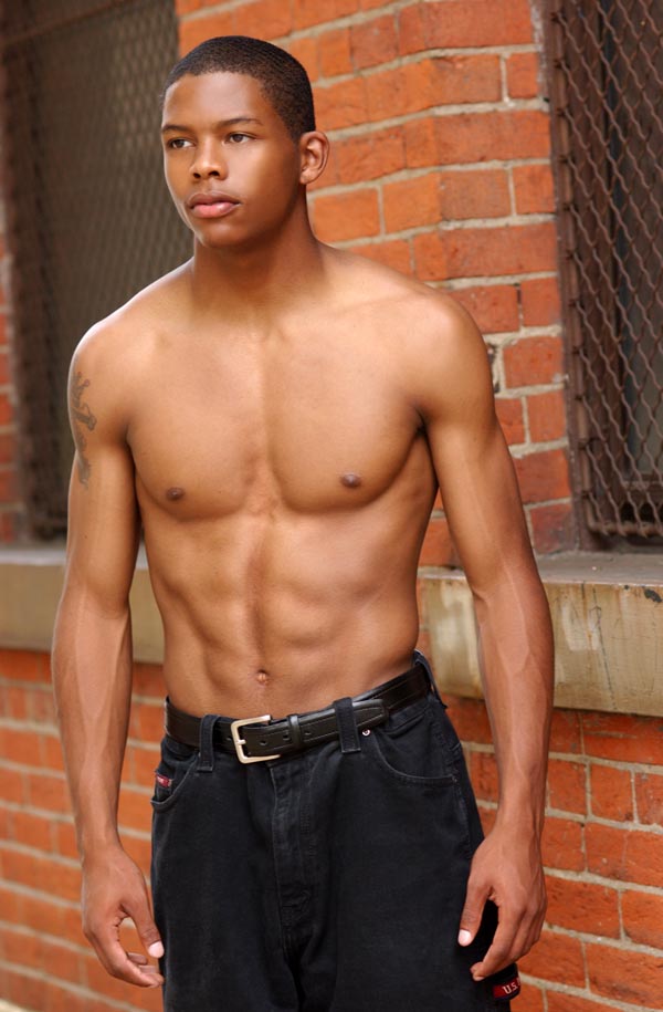 Male model photo shoot of Darius Russell in Cincinnati, OH