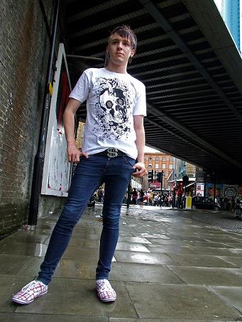 Male model photo shoot of Darren Townsend in London