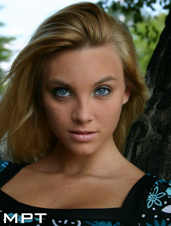 Female model photo shoot of Kyra Renk