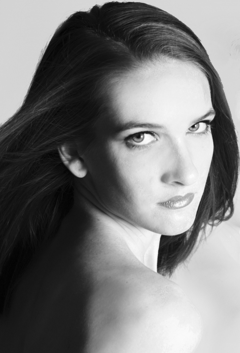 Female model photo shoot of Carmen DgF