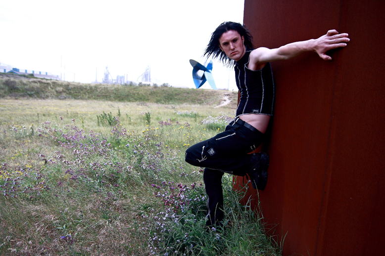 Male model photo shoot of Cyanide_Suicide by Erik Dignum