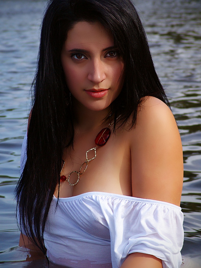 Female model photo shoot of Mari Carmen in Orlando, Florida